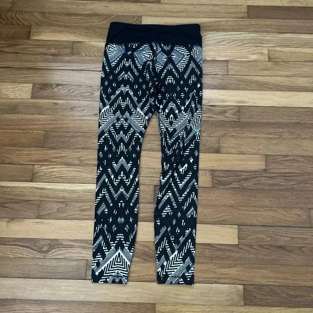 Satva Chaq Womens Legging High-Waisted Black White Tribal Print Yoga Size S - Picture 7 of 7